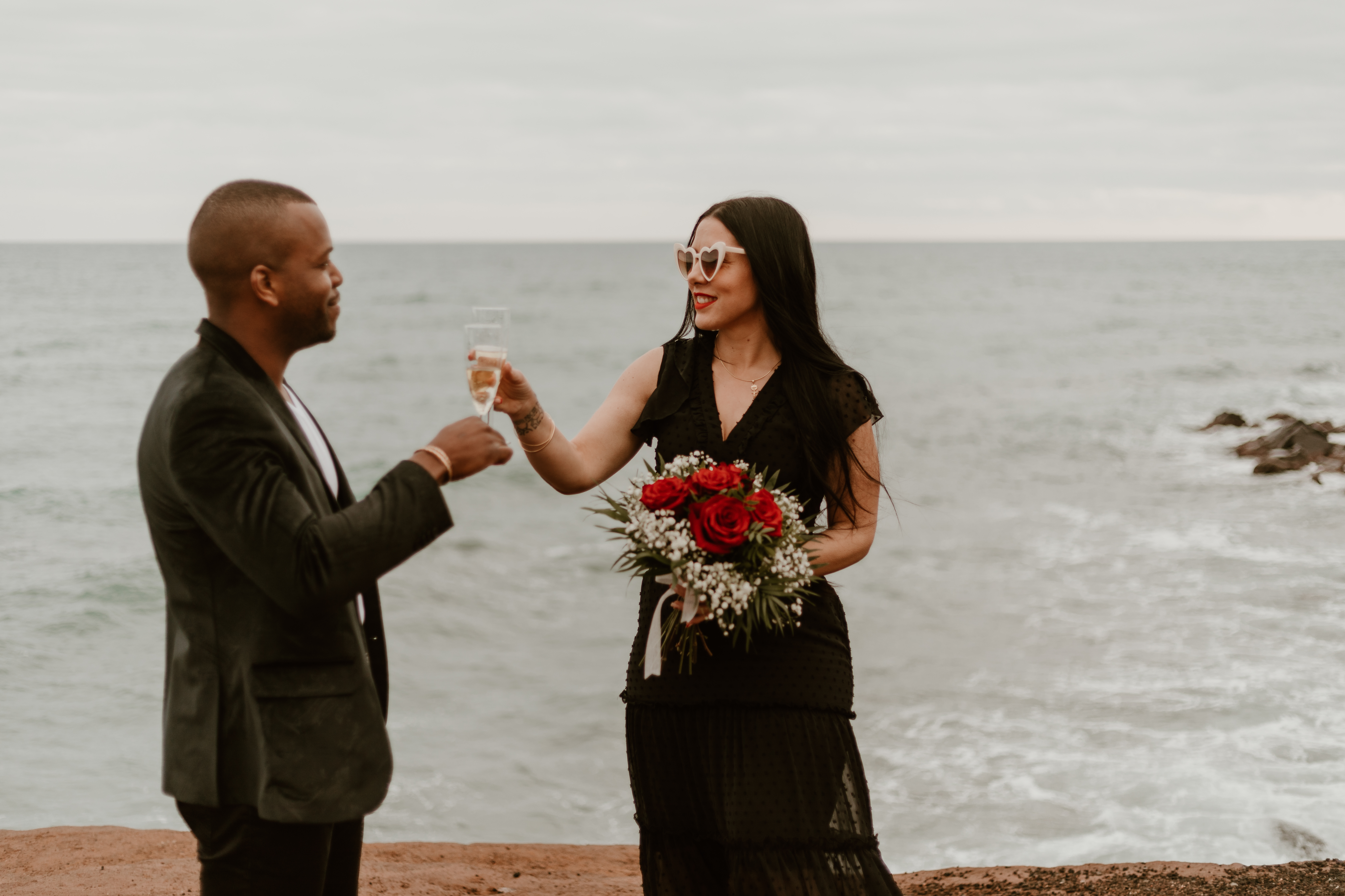 Séance couple romantique pour Audrey & Stélio : un shooting Saint-Valentin avant leur mariage